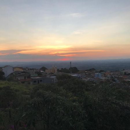 Hospedaria Dos Astros São Tomé das Letras Buitenkant foto